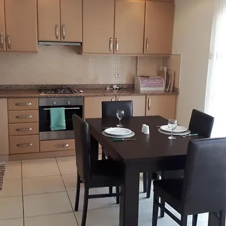 Daire Gorgeous 2 Bed Private Ground Floor Home